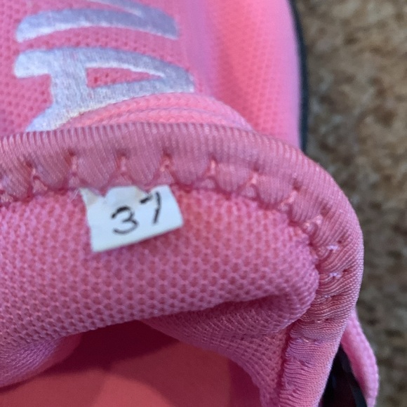 New slide on sneakers - Picture 5 of 5